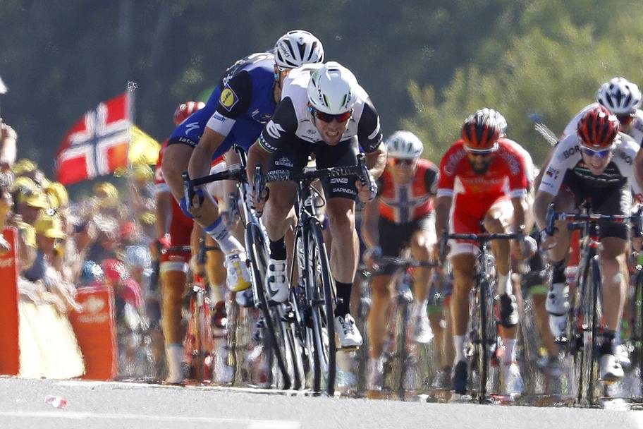 Finale in volata nella 14esima tappa del Tour de France, Montelimar-Villars les Dombes. Bettini